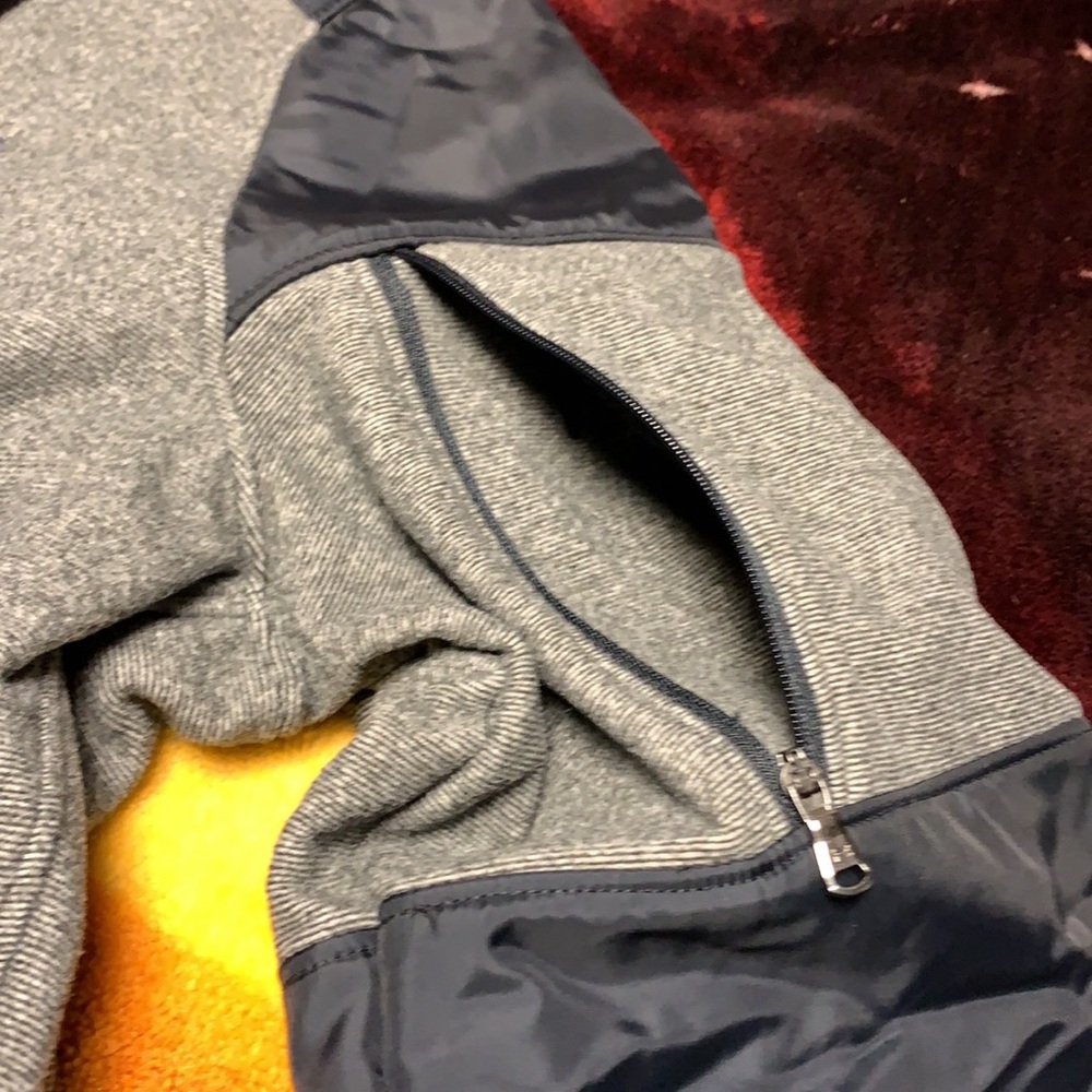 UNDER ARMOUR๐๐๐ - Picture 2 of 10